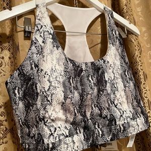 Plus Size Sport Bra with removable cups 4- way stretch